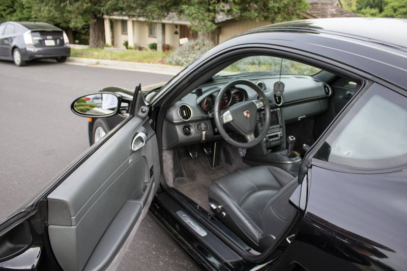 Illustration for article titled At $21,000, Will This 2007 Porsche Cayman Have You Saying See You Later, Gator?